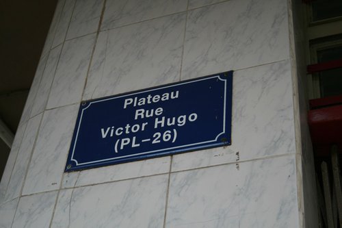 Fot. 1 Oznaczenie ulicy Vitora Hugo w stolicy Senegalu – Dakarze (fot. autor)