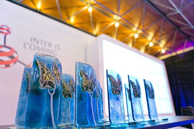 Statuetki dla finalistów konkursu INTER.