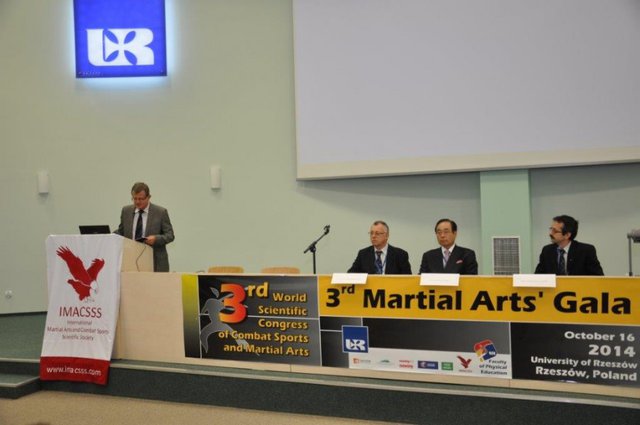Fot. Jadwiga Zakulec http://www.ur.edu.pl/home-zakladki/wydarzenia/15312,trzeci-swiatowy-kongres-sportow-walki-i-sztuk-walki.html